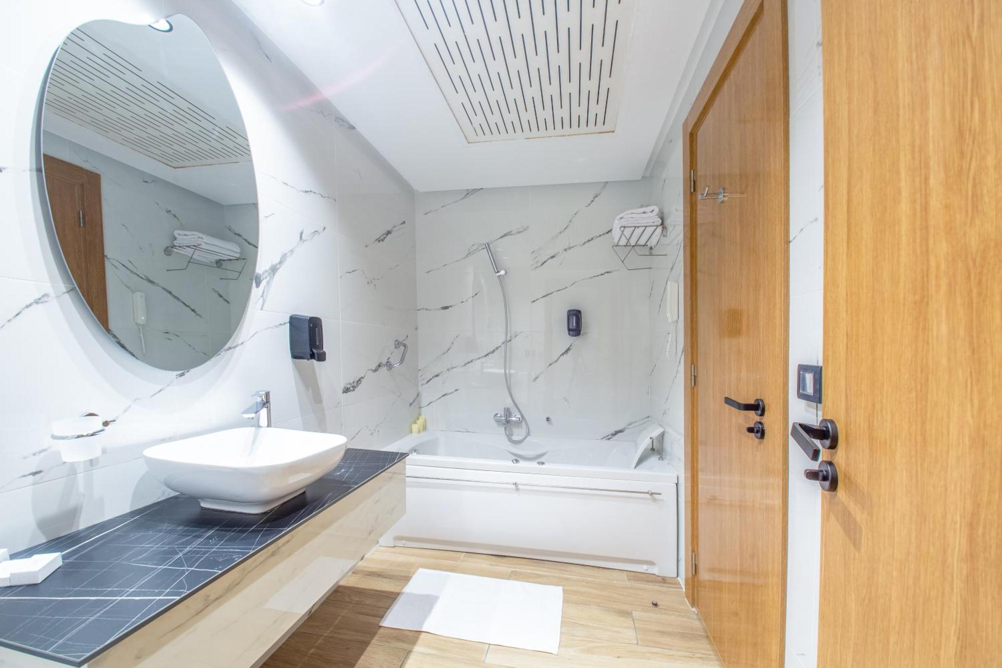Kyriad Prestige City Center Туніс Екстер'єр фото